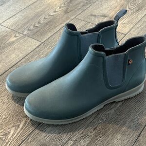 Bogs womens Dark Green Sweet Pea rain boots